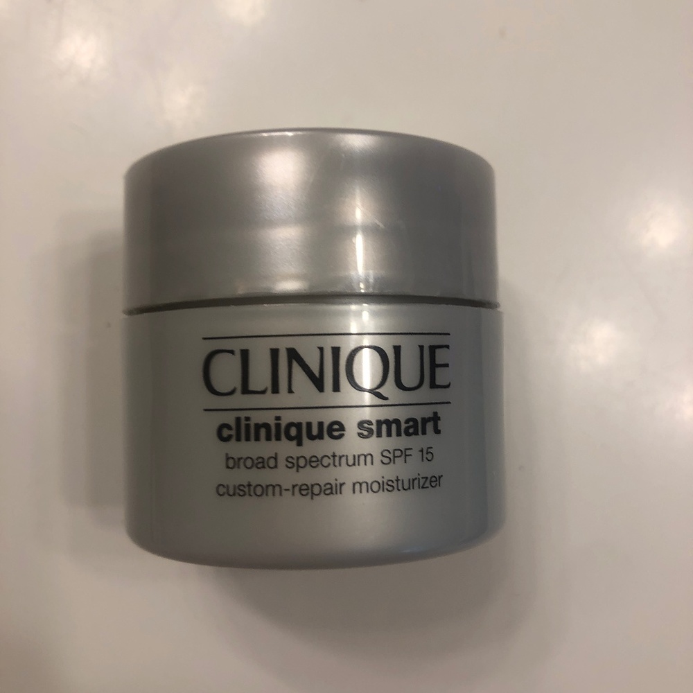 Never Before Used Clinique Smoothing Creamy SPF 15 Custom Repair Moisturizer